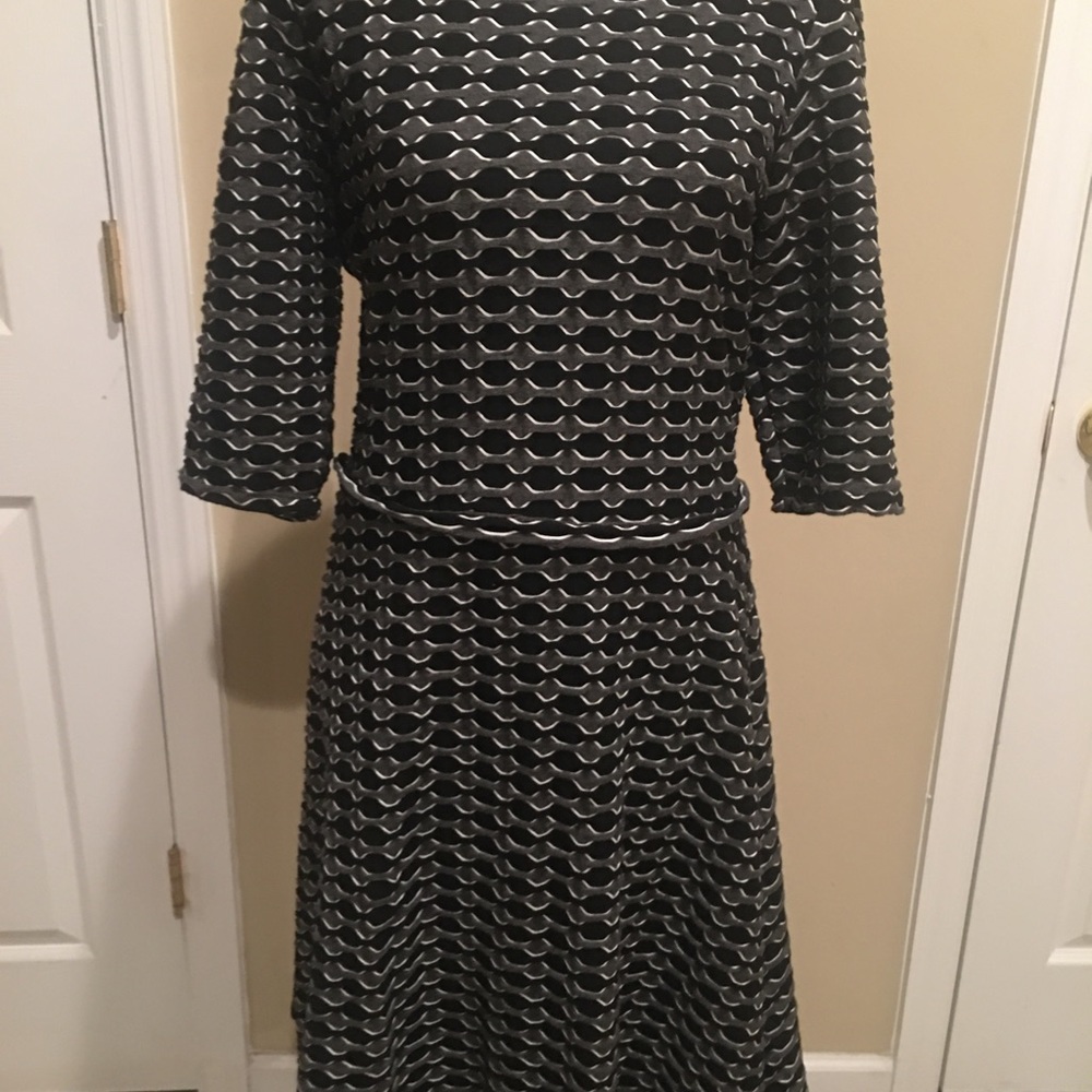 MAX STUDIO Gray & Black Dress